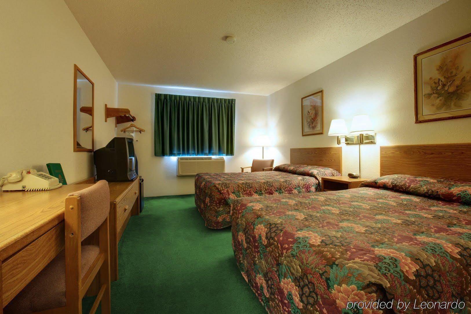 Americas Best Value Inn & Suites Cassville Roaring River Номер фото